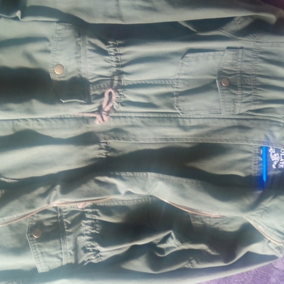 Beautiful Green jacket - Picture 3 of 4